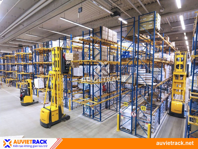 Kệ VNA Âu Việt Rack Very Narrow Aisle