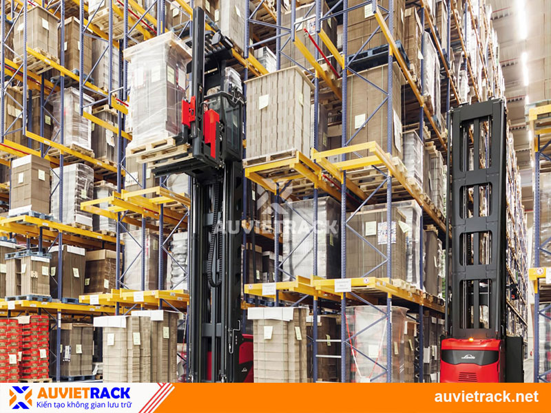 Kệ-VNA-Âu-Việt-Rack-Very-Narrow-Aisle