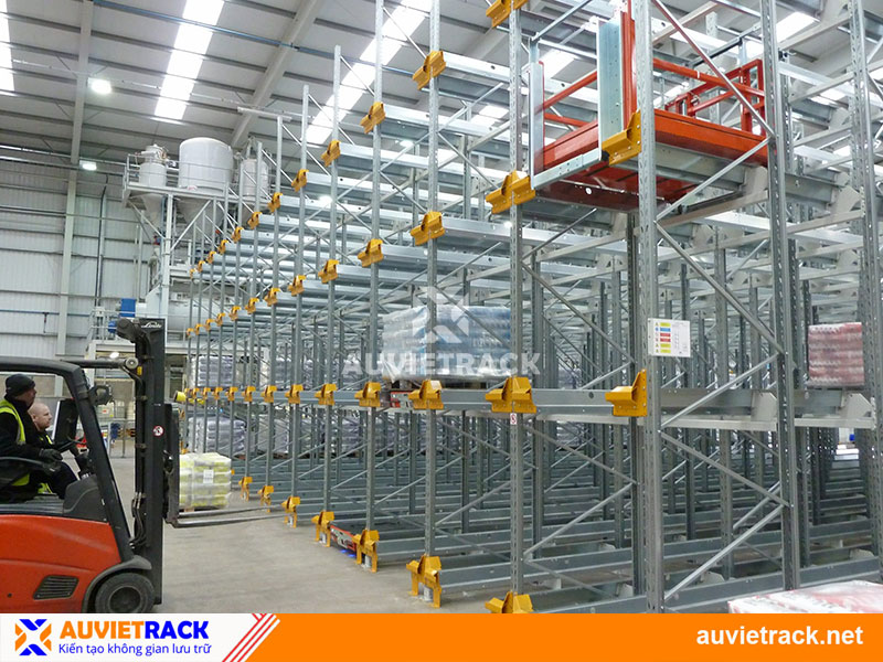 Kệ radio shuttle Âu Việt Rack