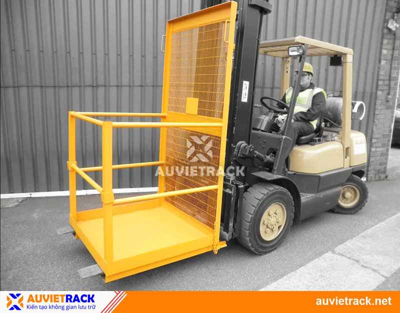/Lồng nâng người lồng đứng xe nâng Au Viet Rack