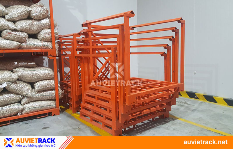 Pallet sắt chồng ghép Âu Việt Rack