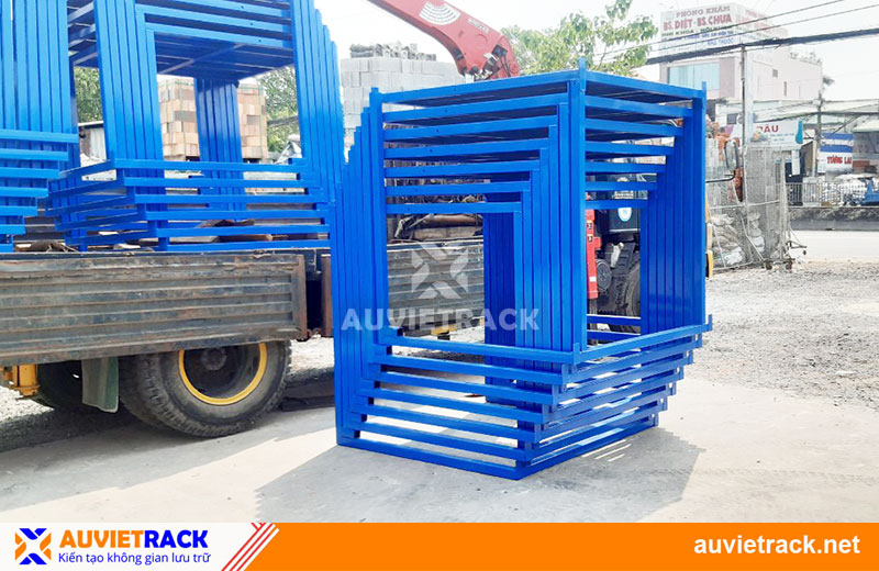 Pallet săt chồng ngược - pallet sắt xếp chồng Âu Việt Rack