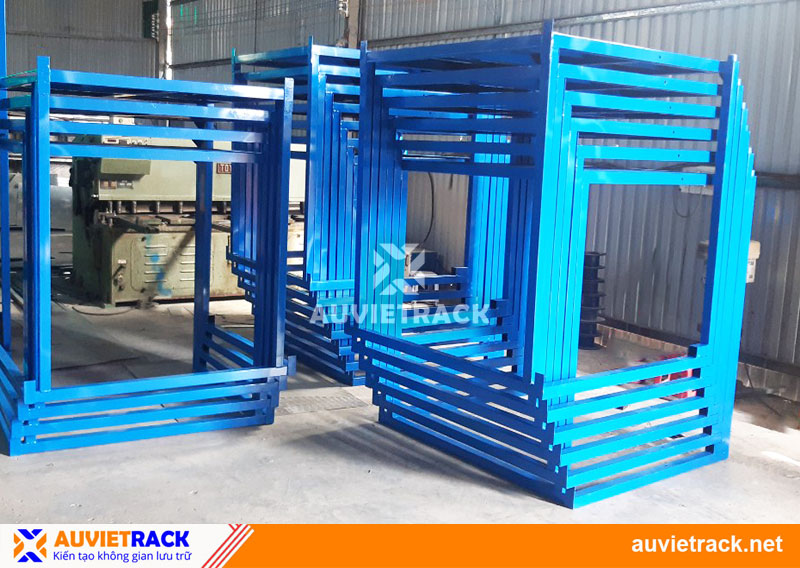 Pallet săt chồng ngược - pallet sắt xếp chồng Âu Việt Rack