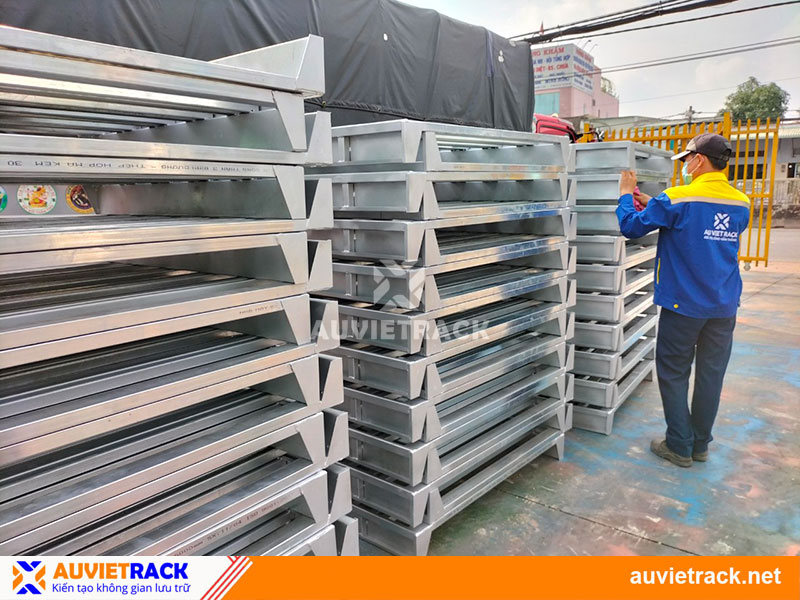 Pallet sắt khung đế Âu Việt Rack