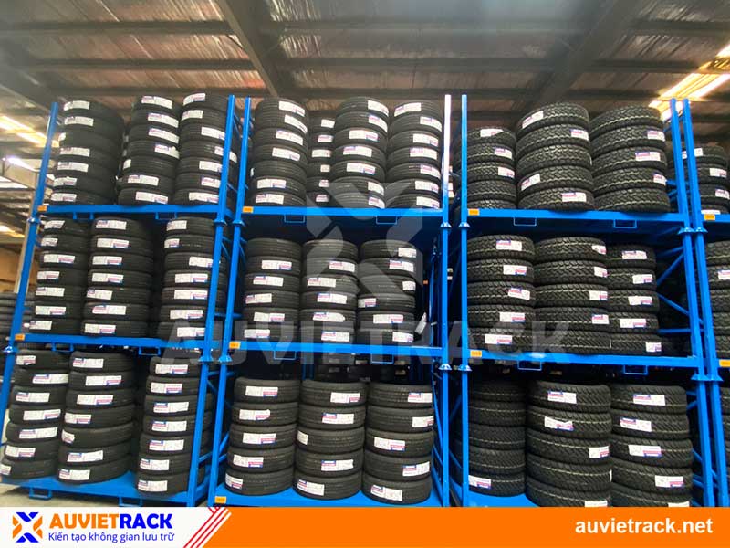 Dự án pallet sắt chứa vỏ xe