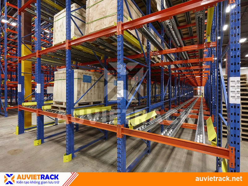 Kệ sắt để pallet Con Lăn