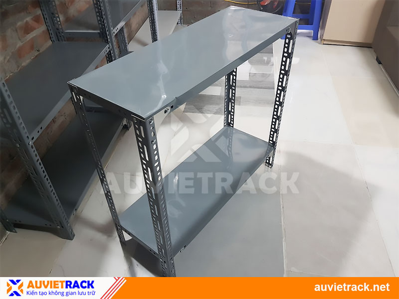 Kệ sắt V lỗ được sử dụng trong đời sống sinh hoạt