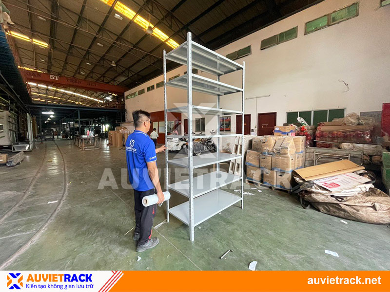 Kệ thép V có giá thành rẻ