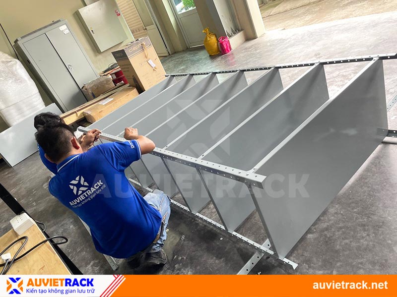 Au Viet Rack lắp đặt hoàn thiện kệ thép chữ V