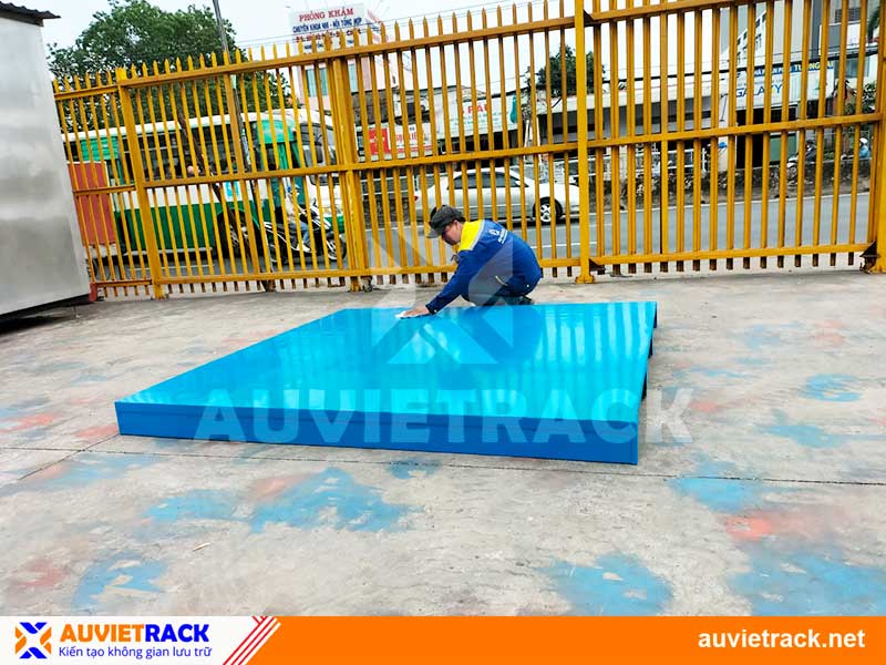 pallet sắt khung đế