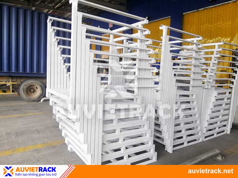 Pallet sắt chồng ghép