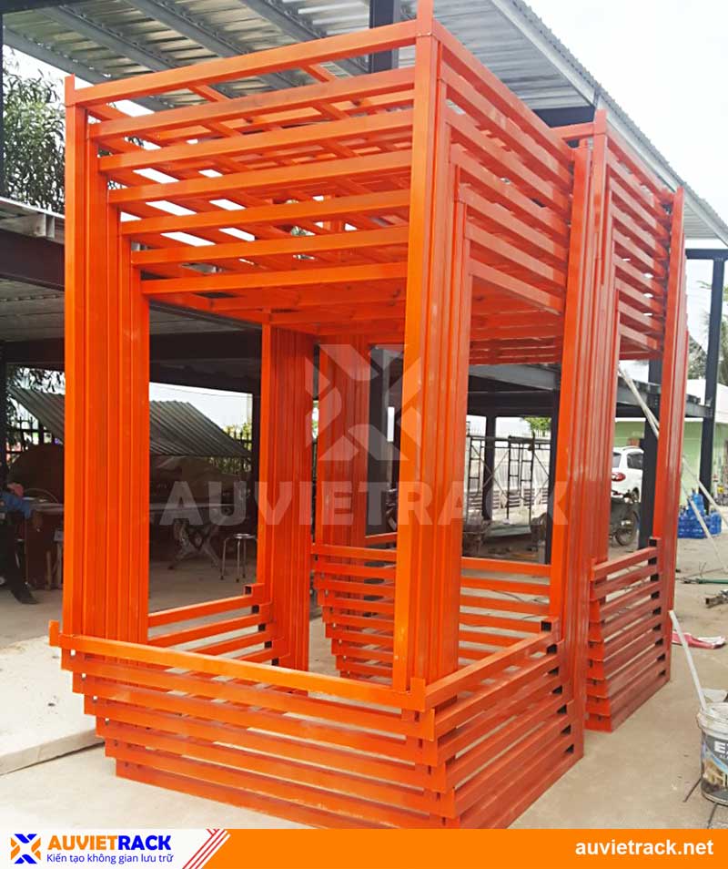 Pallet sắt chồng ngược