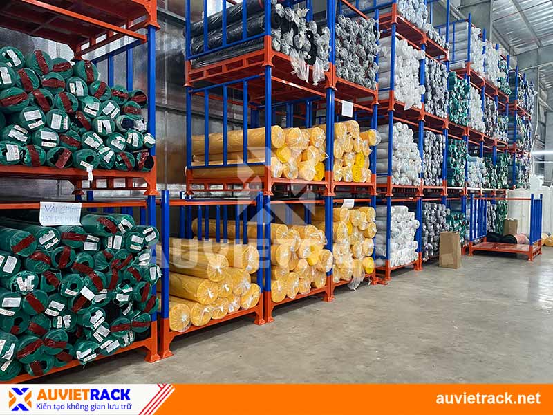 Pallet sắt Au Viet Rack chứa vải
