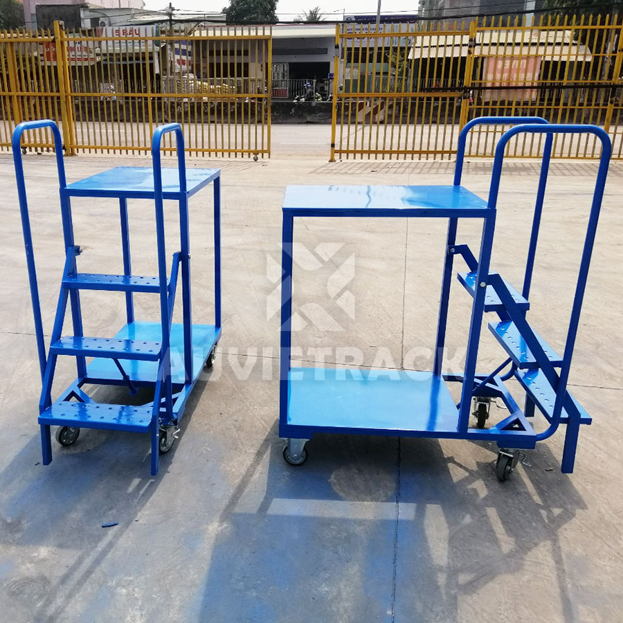 XE LẤY HÀNG BẬC THANG