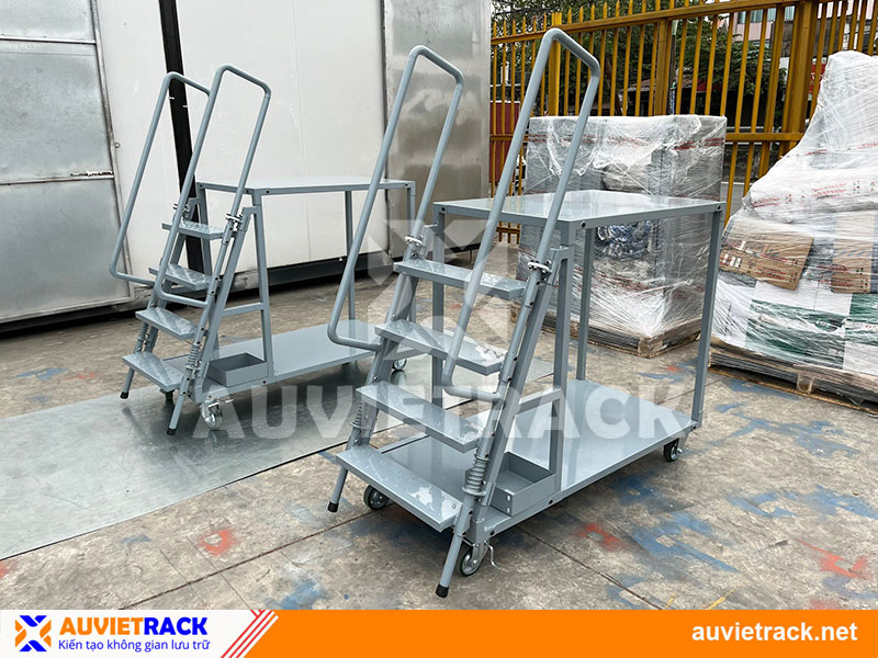 Xe lấy hàng bậc thang giúp đẩy nhanh tốc độ lấy hàng